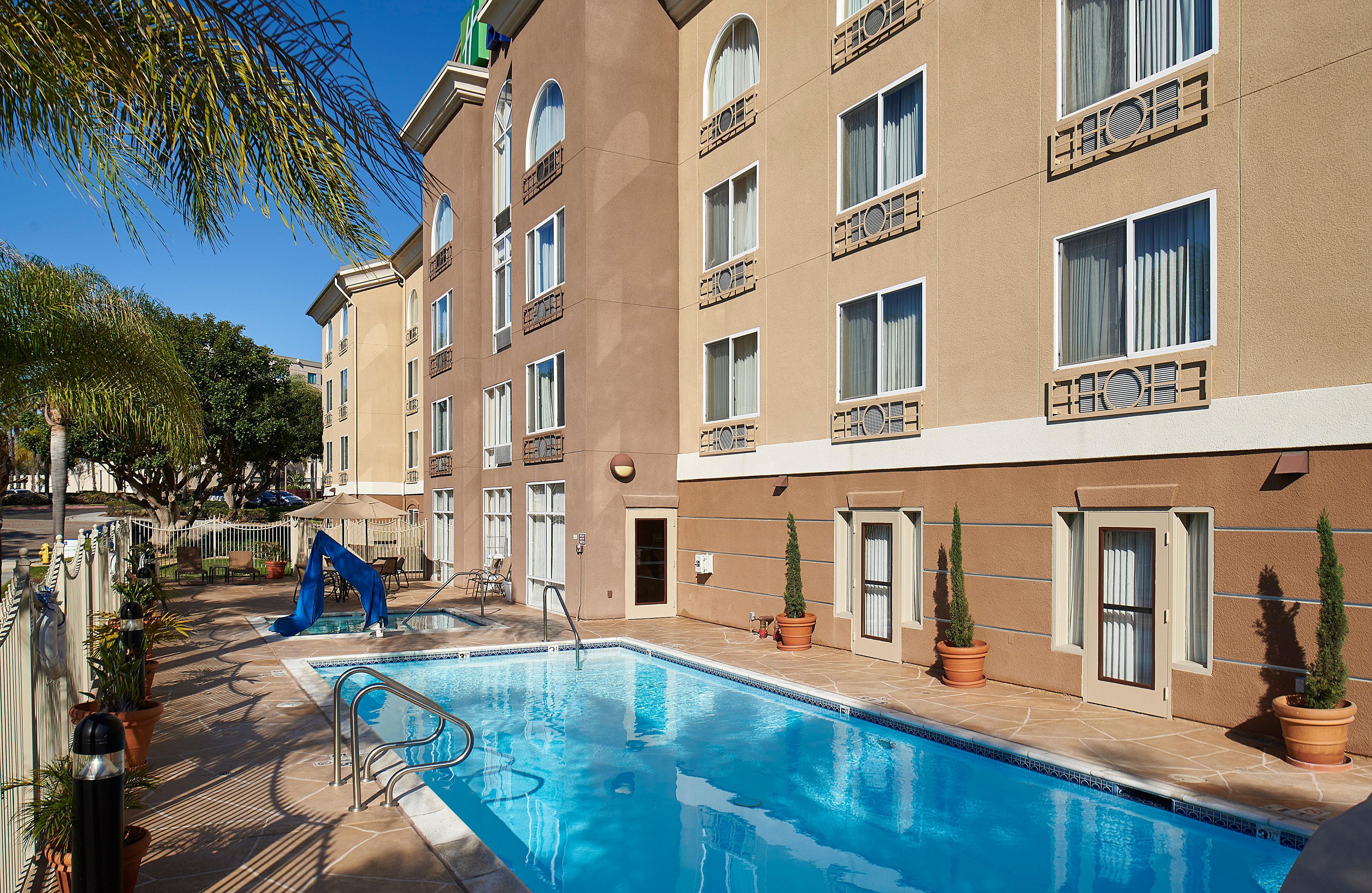 Holiday Inn Express San Diego - Sorrento Valley By Ihg Exterior photo